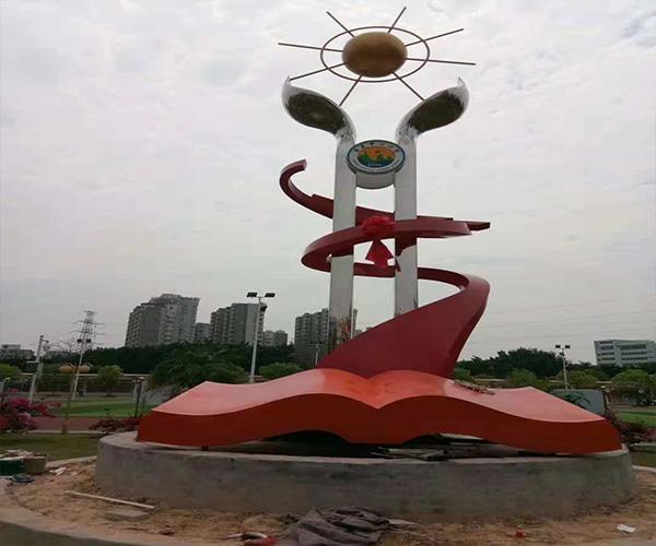 不銹鋼雕塑焊接點(diǎn)注意事項(xiàng)